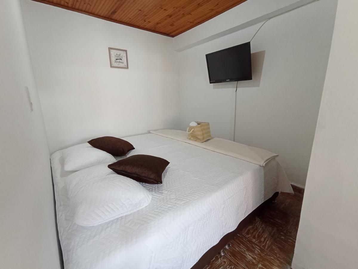 Komodo Alojamiento- Hostal Autoservicio - Ubicado Muy Cerca Al Centro Historico -Habitaciones Con Bano Privado, Wifi , Cama 2X2 Попаян Экстерьер фото