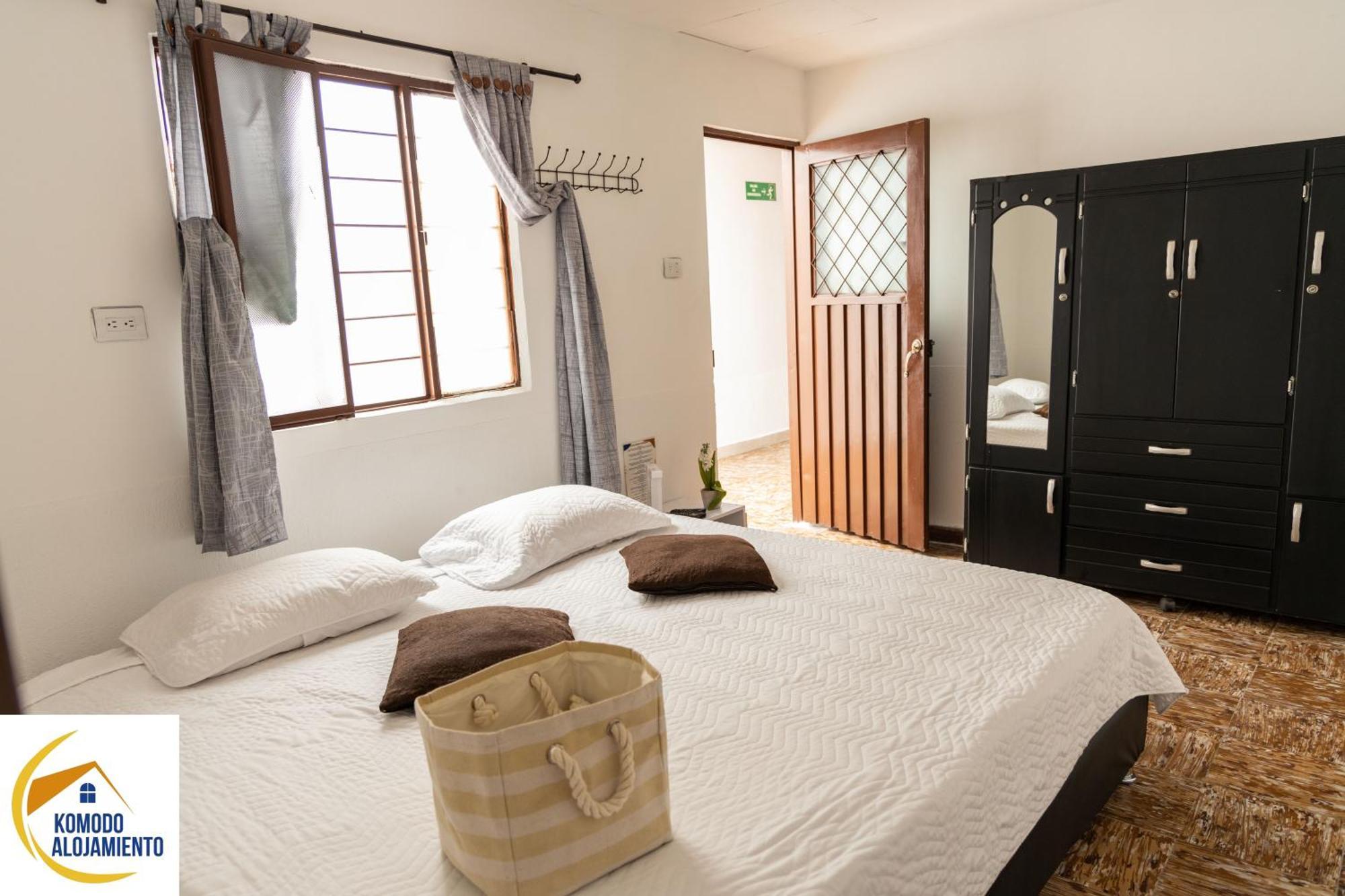 Komodo Alojamiento- Hostal Autoservicio, Ubicado Cerca Al Centro Historico - Bano Privado, Wifi , Cama 2X2 Y Agua Caliente Y Cocina Compartida Попаян Экстерьер фото