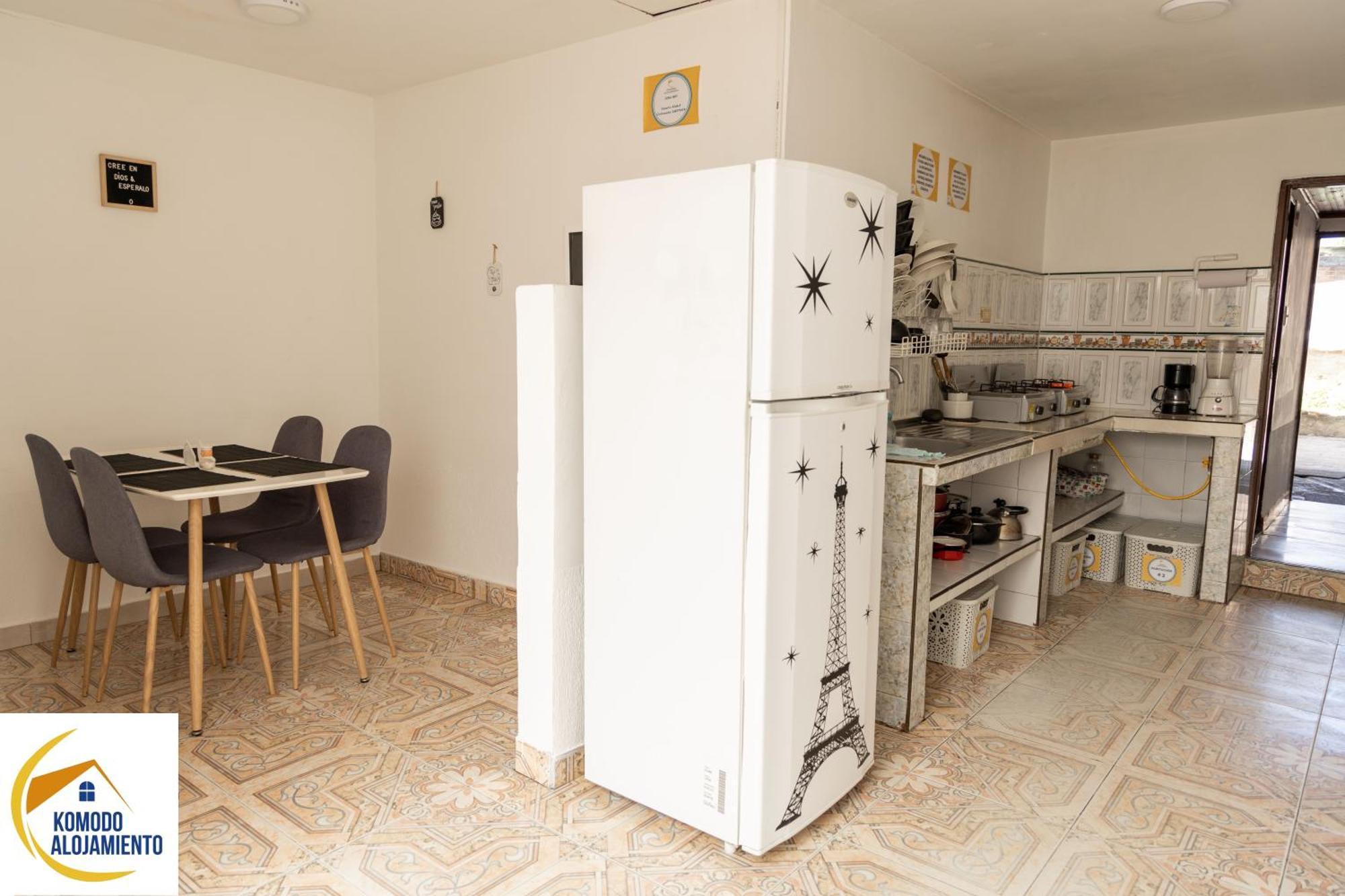 Komodo Alojamiento- Hostal Autoservicio, Ubicado Cerca Al Centro Historico - Bano Privado, Wifi , Cama 2X2 Y Agua Caliente Y Cocina Compartida Попаян Экстерьер фото